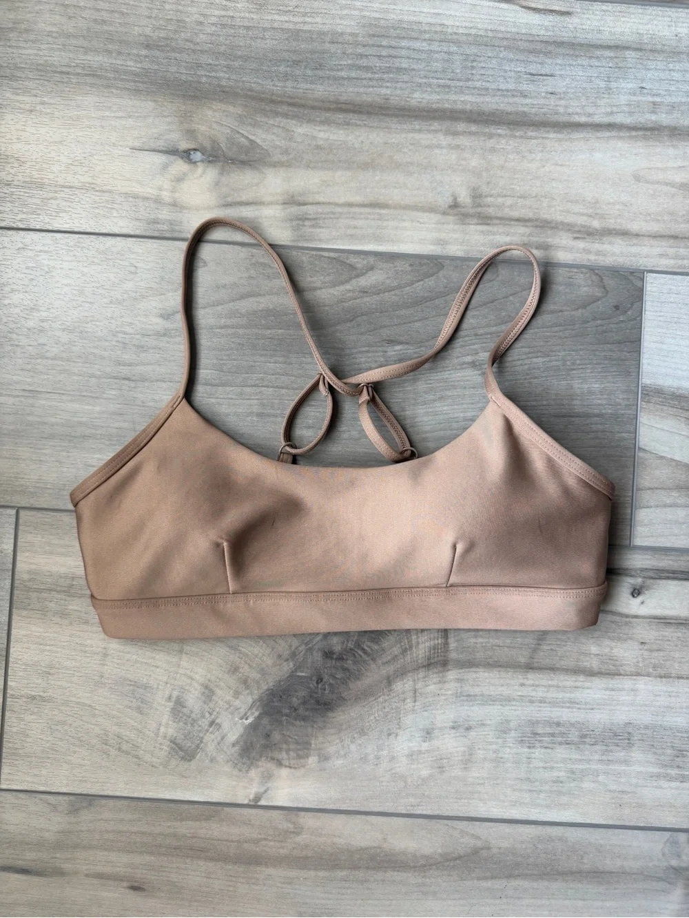 ALO Yoga Airlift Intrigue Bra – toasted almond, Sz Small